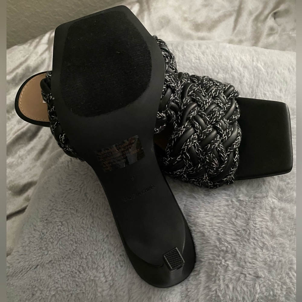 Seraphine Black square toe woven sandals. Never worn. - Picture 3 of 3